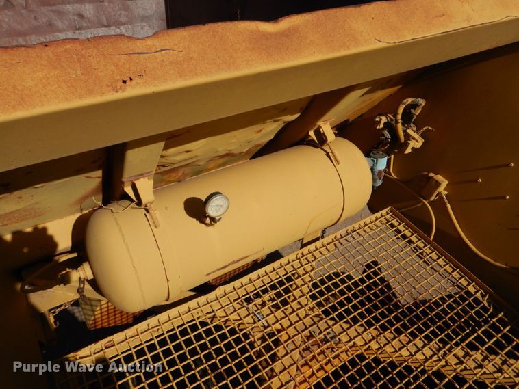 image for item LU9682 1973 Fruehauf  bottom dump trailer