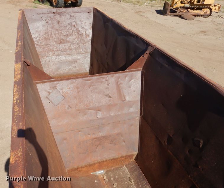 image for item LU9682 1973 Fruehauf  bottom dump trailer