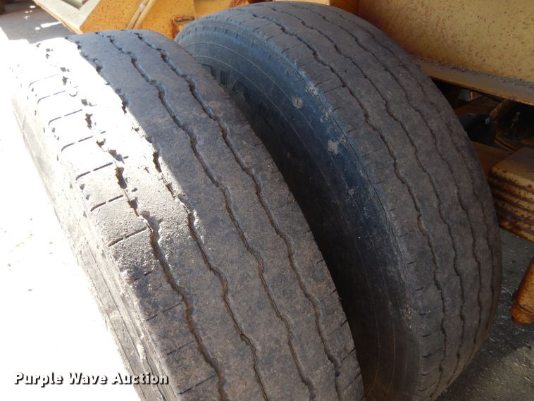 image for item LU9682 1973 Fruehauf  bottom dump trailer