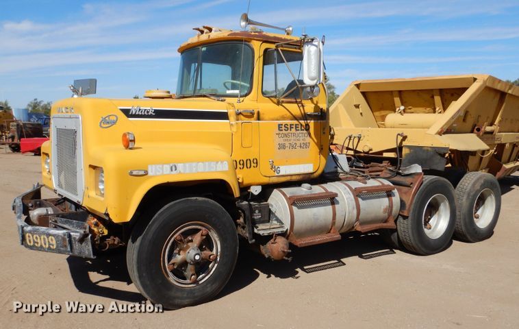 image for item LU9683 1975 Mack RS685LST  semi truck