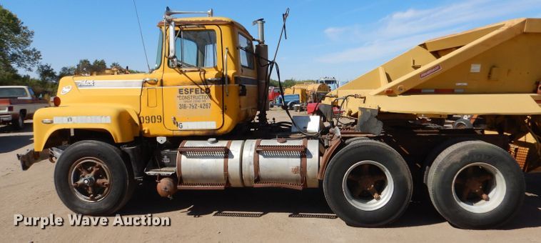 image for item LU9683 1975 Mack RS685LST  semi truck