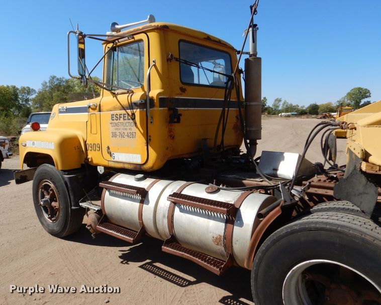 image for item LU9683 1975 Mack RS685LST  semi truck