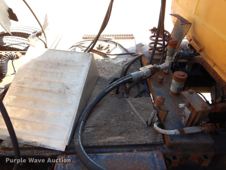 image for item LU9683 1975 Mack RS685LST  semi truck