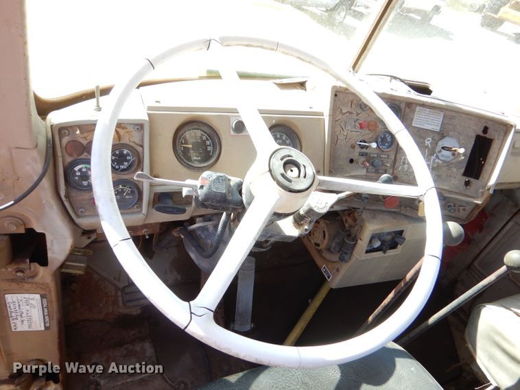 image for item LU9683 1975 Mack RS685LST  semi truck