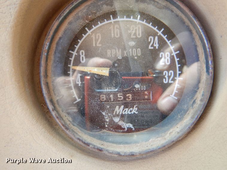 image for item LU9683 1975 Mack RS685LST  semi truck