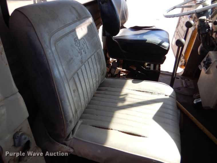 image for item LU9683 1975 Mack RS685LST  semi truck