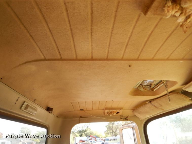 image for item LU9683 1975 Mack RS685LST  semi truck