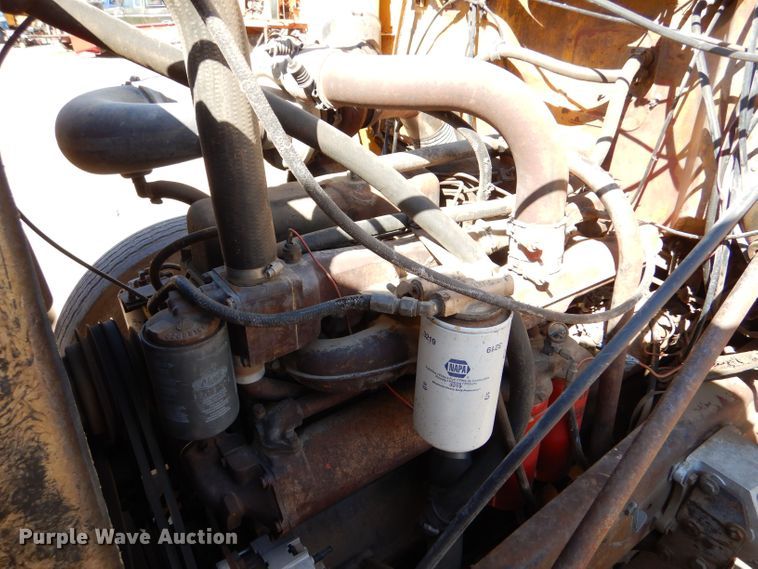 image for item LU9683 1975 Mack RS685LST  semi truck