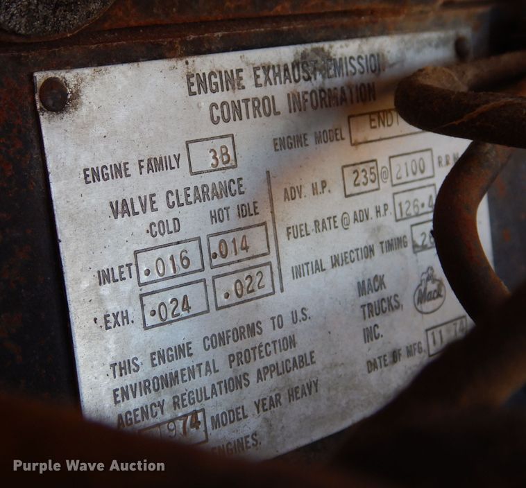 image for item LU9683 1975 Mack RS685LST  semi truck