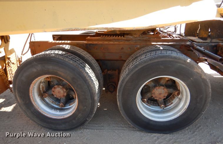 image for item LU9683 1975 Mack RS685LST  semi truck