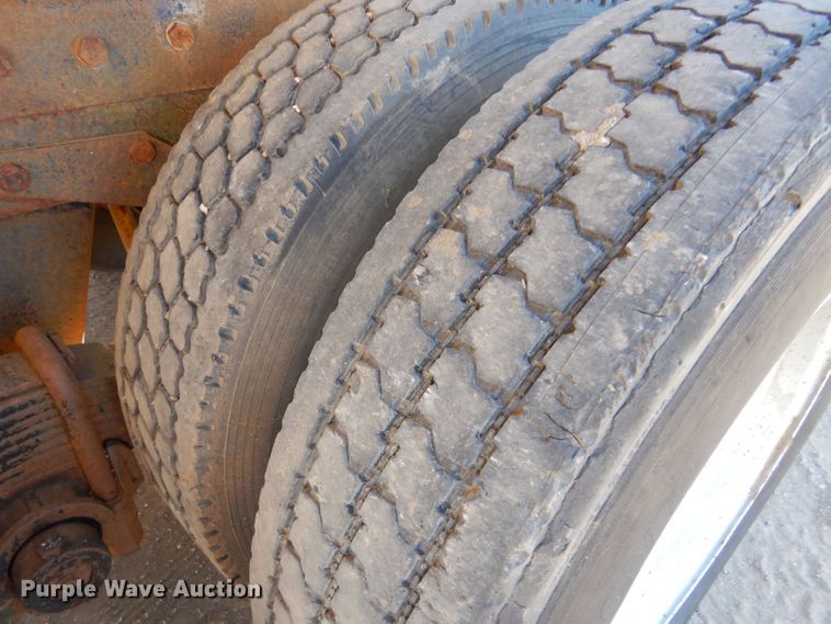 image for item LU9683 1975 Mack RS685LST  semi truck