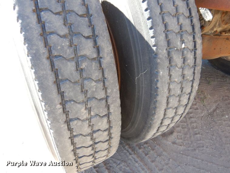 image for item LU9683 1975 Mack RS685LST  semi truck