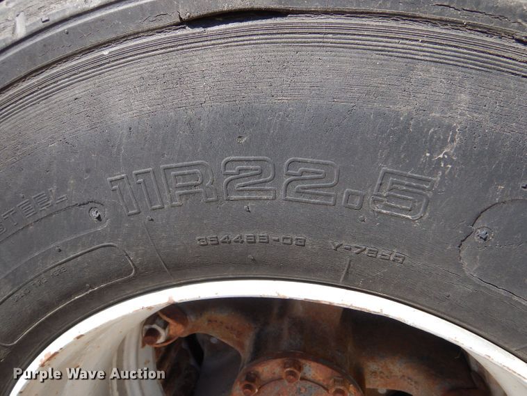 image for item LU9683 1975 Mack RS685LST  semi truck