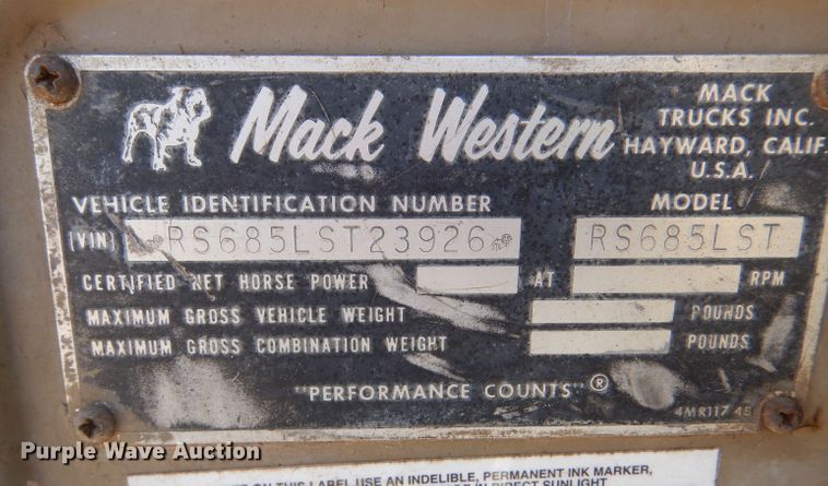 image for item LU9683 1975 Mack RS685LST  semi truck