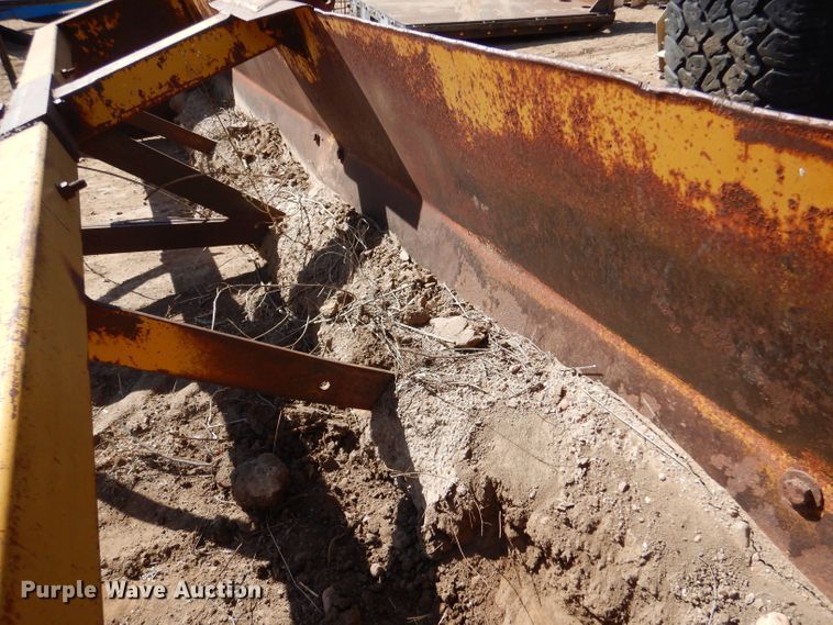 image for item LU9693 Box blade