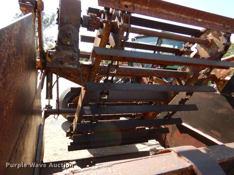 image for item LU9695 Soil Mover 90E  elevating scraper