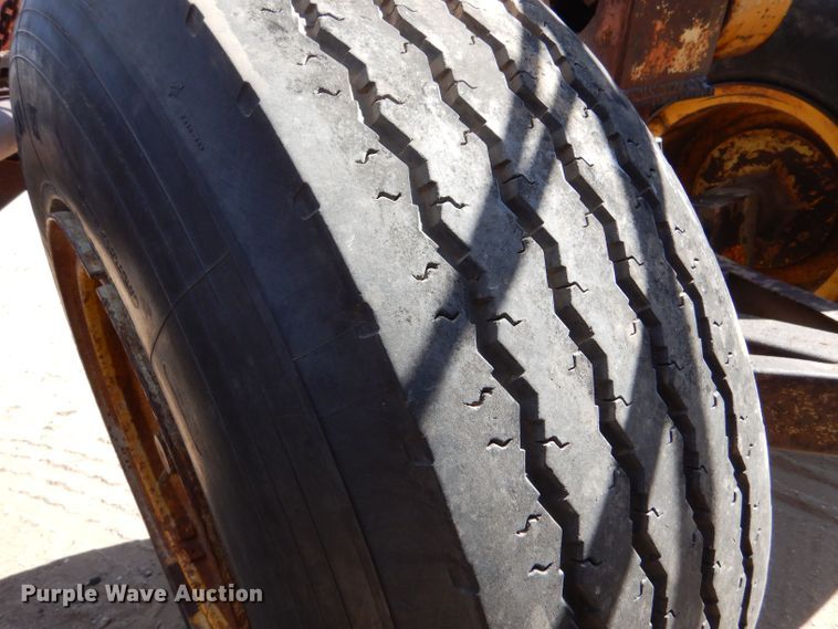 image for item LU9695 Soil Mover 90E  elevating scraper