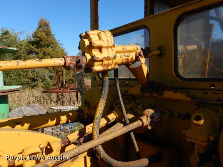 image for item LU9696 Caterpillar 12  rigid frame motor grader