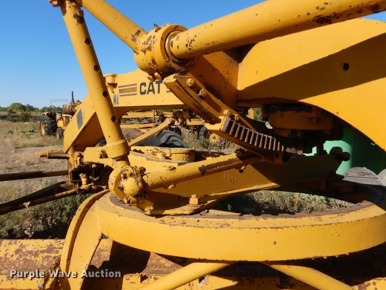 image for item LU9696 Caterpillar 12  rigid frame motor grader