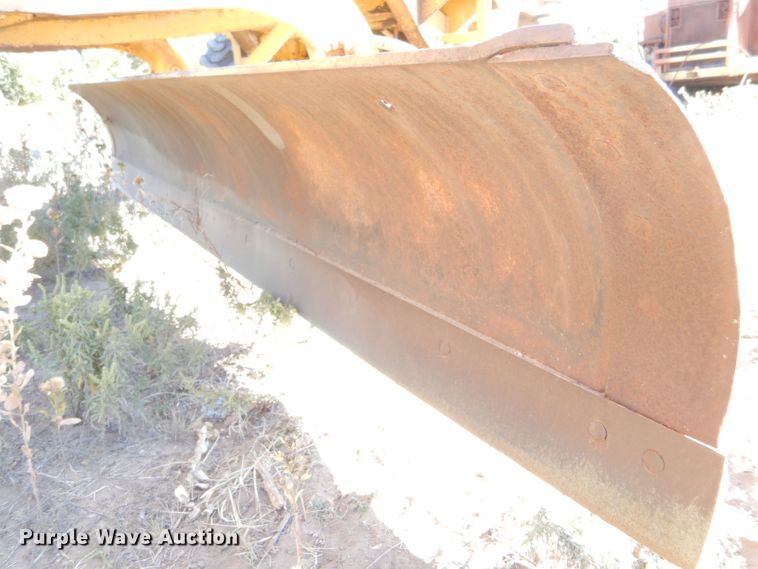 image for item LU9696 Caterpillar 12  rigid frame motor grader