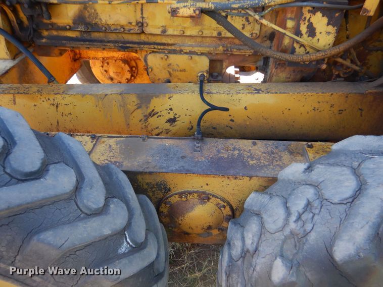 image for item LU9696 Caterpillar 12  rigid frame motor grader
