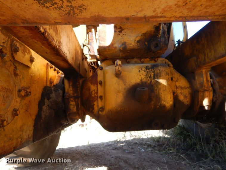 image for item LU9696 Caterpillar 12  rigid frame motor grader