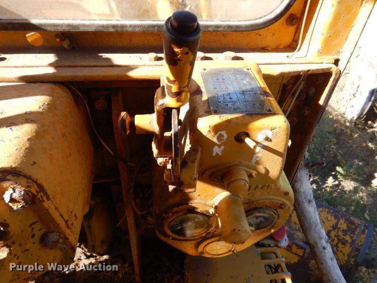 image for item LU9696 Caterpillar 12  rigid frame motor grader