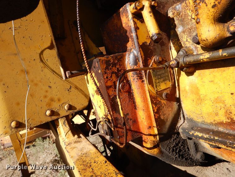 image for item LU9696 Caterpillar 12  rigid frame motor grader