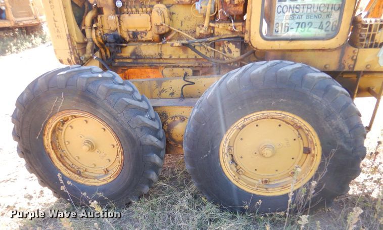 image for item LU9696 Caterpillar 12  rigid frame motor grader
