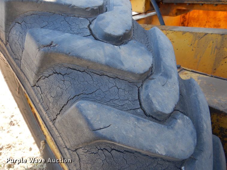 image for item LU9696 Caterpillar 12  rigid frame motor grader