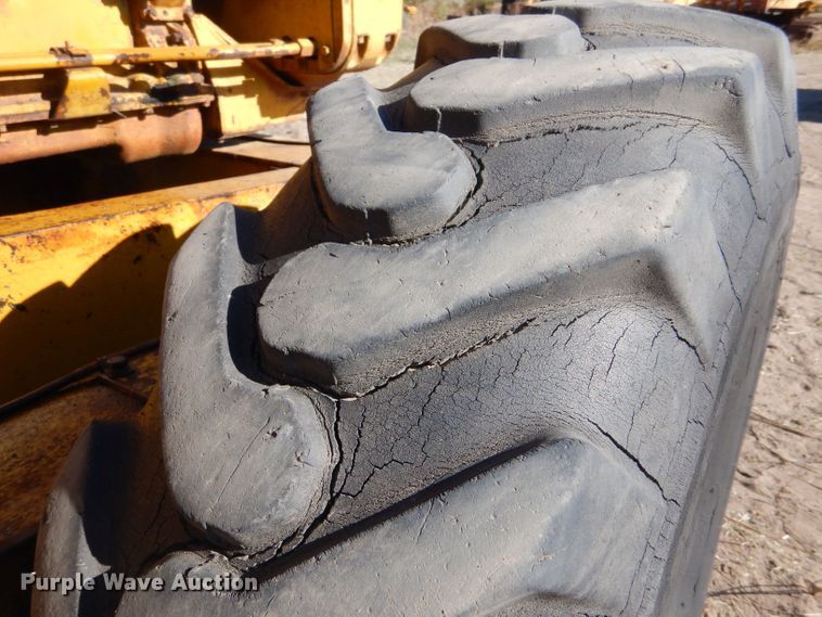 image for item LU9696 Caterpillar 12  rigid frame motor grader