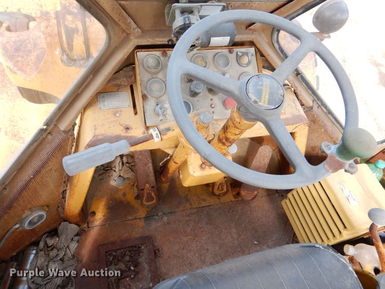image for item LU9697 1979 Caterpillar 966C  wheel loader