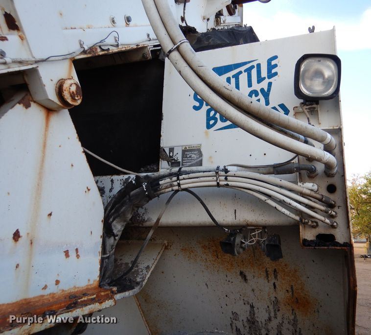 image for item LU9728 2003 Roadtec SB2500C  material transfer vehicle