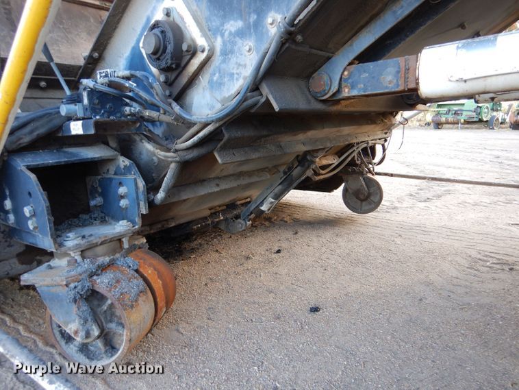 image for item LU9728 2003 Roadtec SB2500C  material transfer vehicle