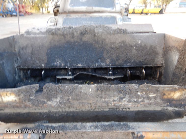 image for item LU9728 2003 Roadtec SB2500C  material transfer vehicle