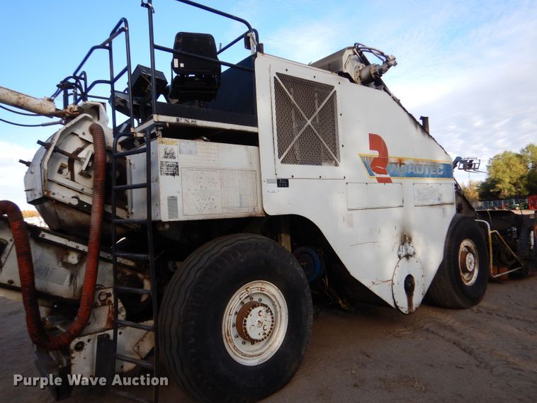 image for item LU9728 2003 Roadtec SB2500C  material transfer vehicle