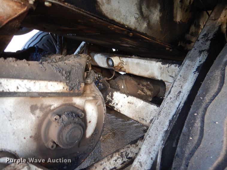 image for item LU9728 2003 Roadtec SB2500C  material transfer vehicle