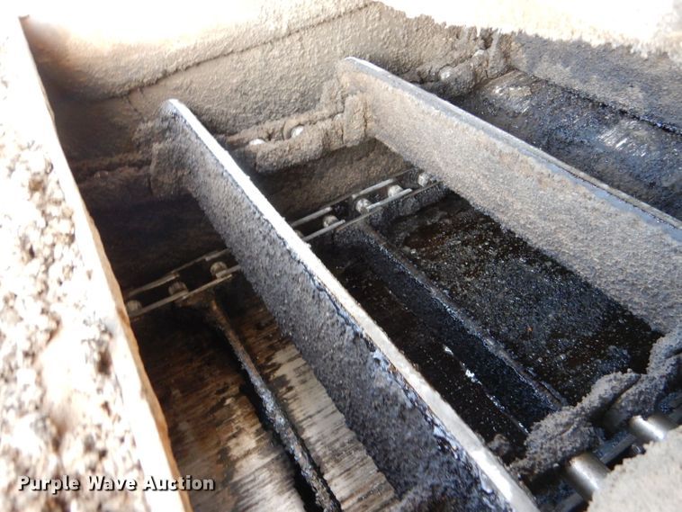 image for item LU9728 2003 Roadtec SB2500C  material transfer vehicle