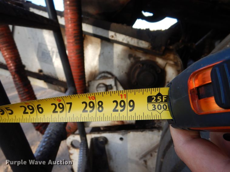 image for item LU9728 2003 Roadtec SB2500C  material transfer vehicle