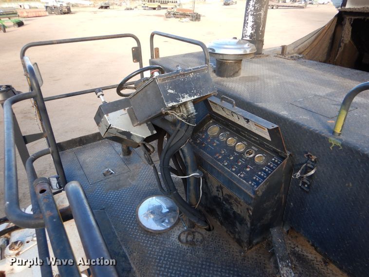 image for item LU9728 2003 Roadtec SB2500C  material transfer vehicle