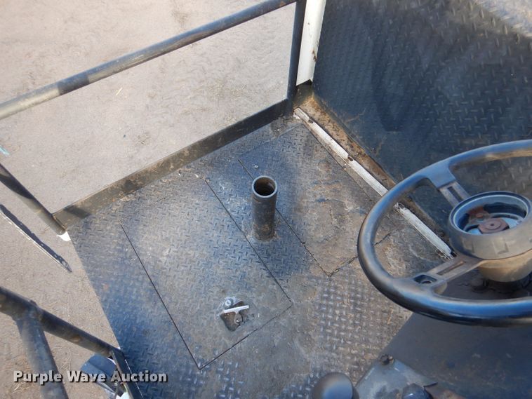 image for item LU9728 2003 Roadtec SB2500C  material transfer vehicle