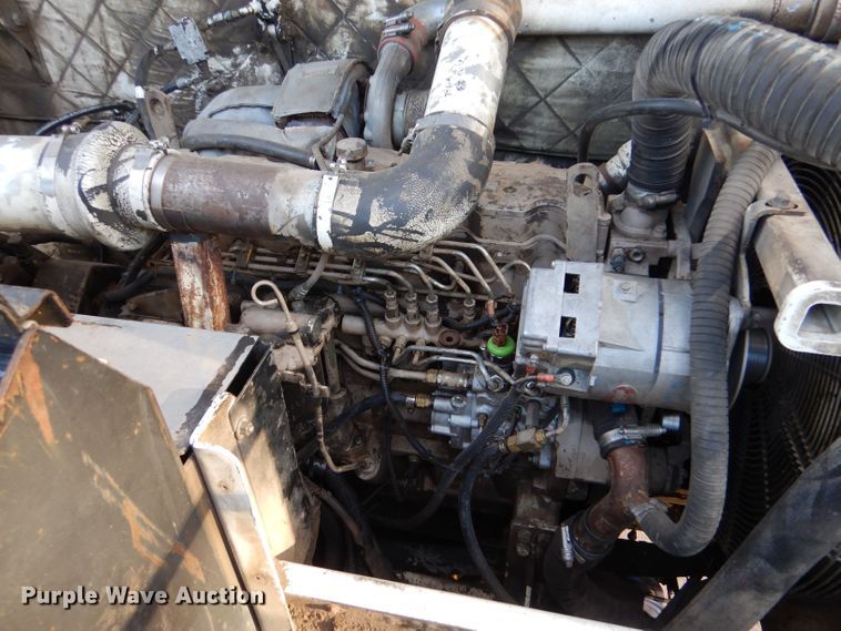 image for item LU9728 2003 Roadtec SB2500C  material transfer vehicle