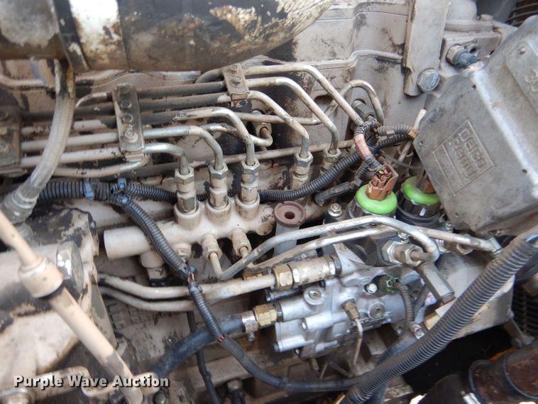 image for item LU9728 2003 Roadtec SB2500C  material transfer vehicle