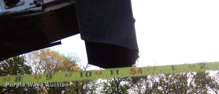 image for item LU9728 2003 Roadtec SB2500C  material transfer vehicle