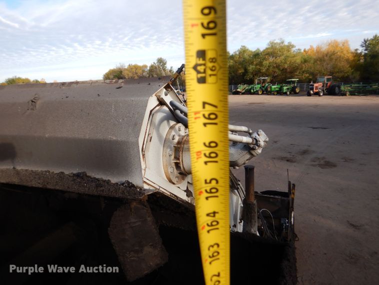 image for item LU9728 2003 Roadtec SB2500C  material transfer vehicle