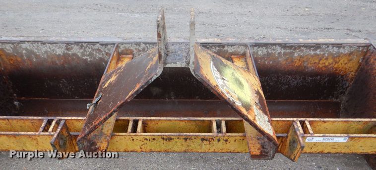 image for item MF9243 Bush Hog BX-720  box blade