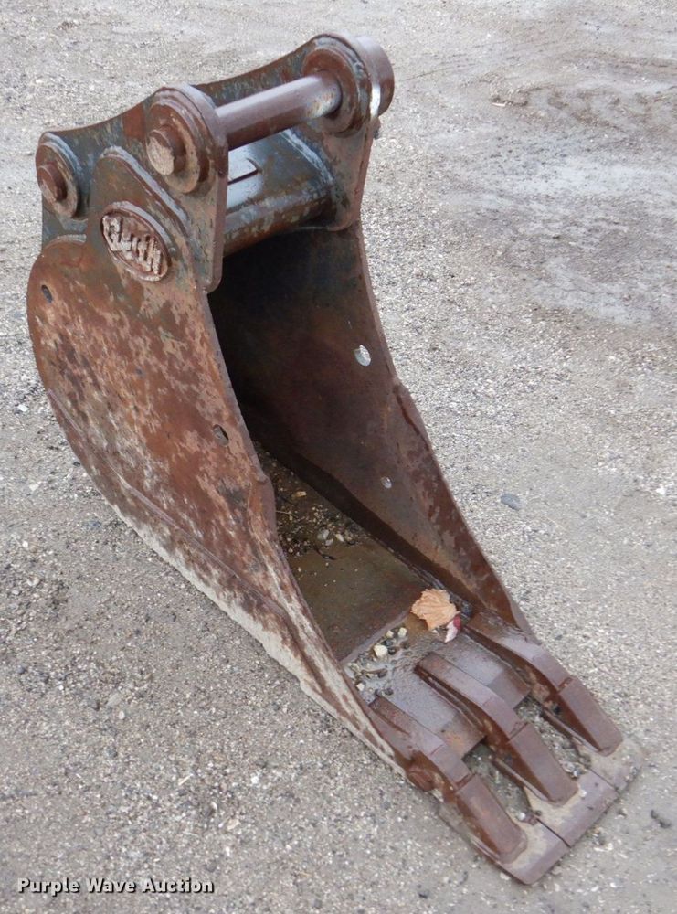 image for item MF9245 Geith  excavator bucket