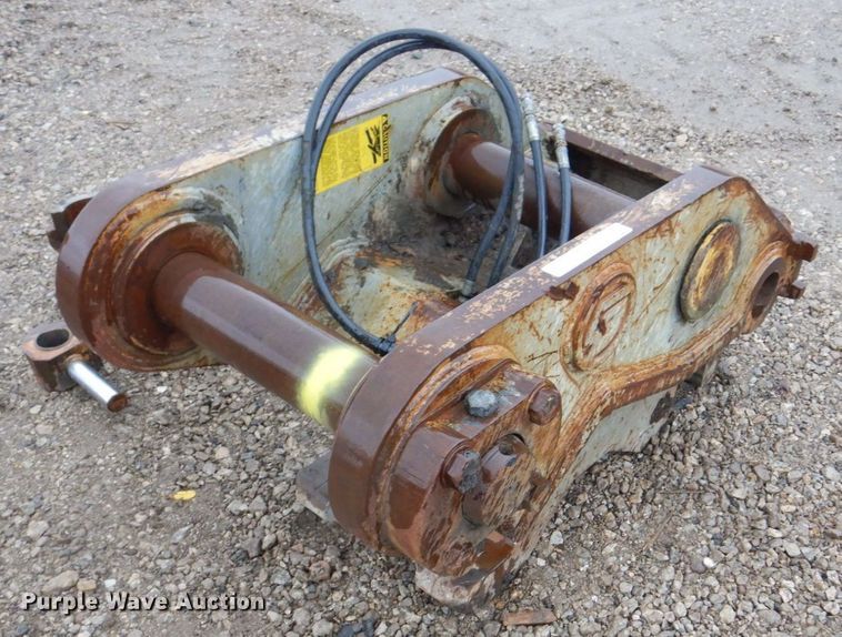 image for item MF9252 CF  excavator hydraulic quick coupler