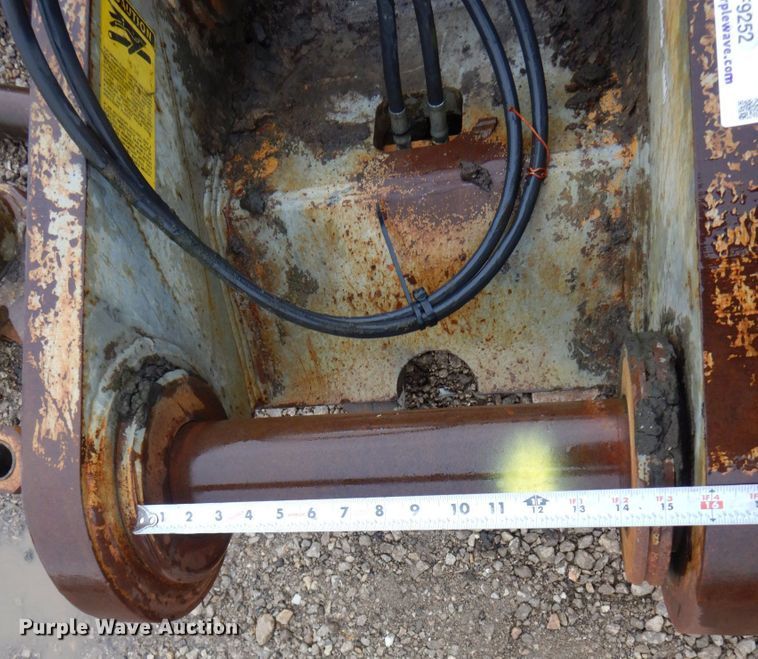 image for item MF9252 CF  excavator hydraulic quick coupler