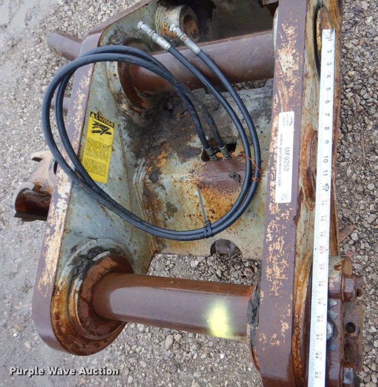 image for item MF9252 CF  excavator hydraulic quick coupler